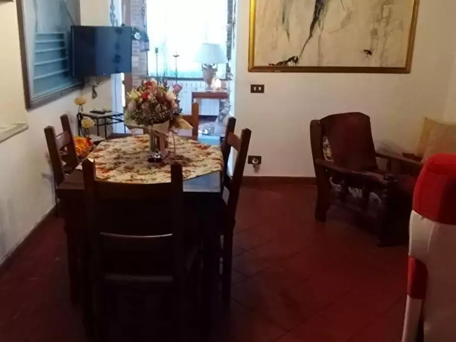 Immagine 13 di Villa in vendita  a Massa