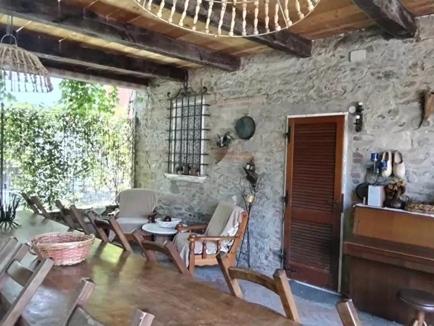 Immagine 7 di Villa in vendita  a Massa