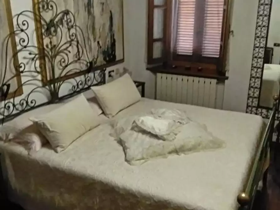 Immagine 28 di Villa in vendita  a Massa