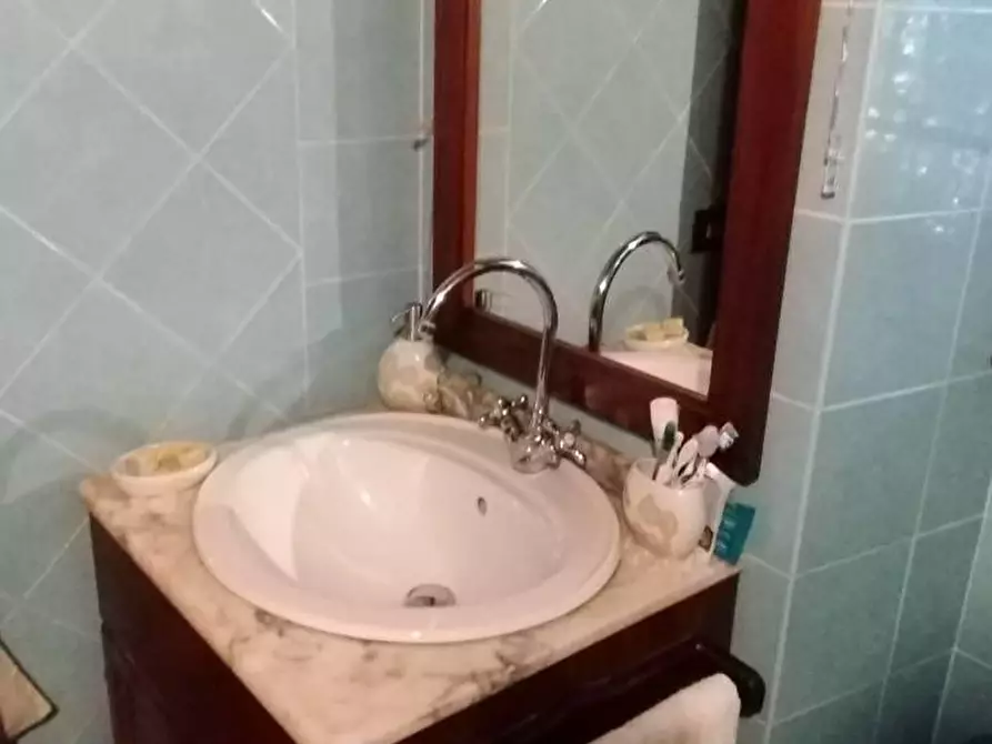 Immagine 24 di Villa in vendita  a Massa