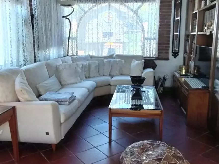 Immagine 20 di Villa in vendita  a Massa