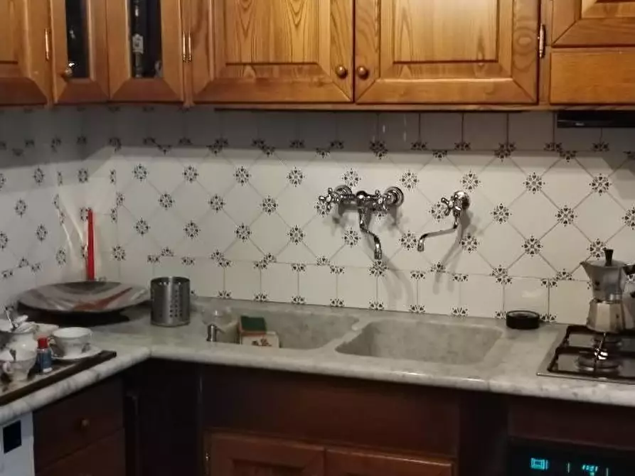 Immagine 17 di Villa in vendita  a Massa