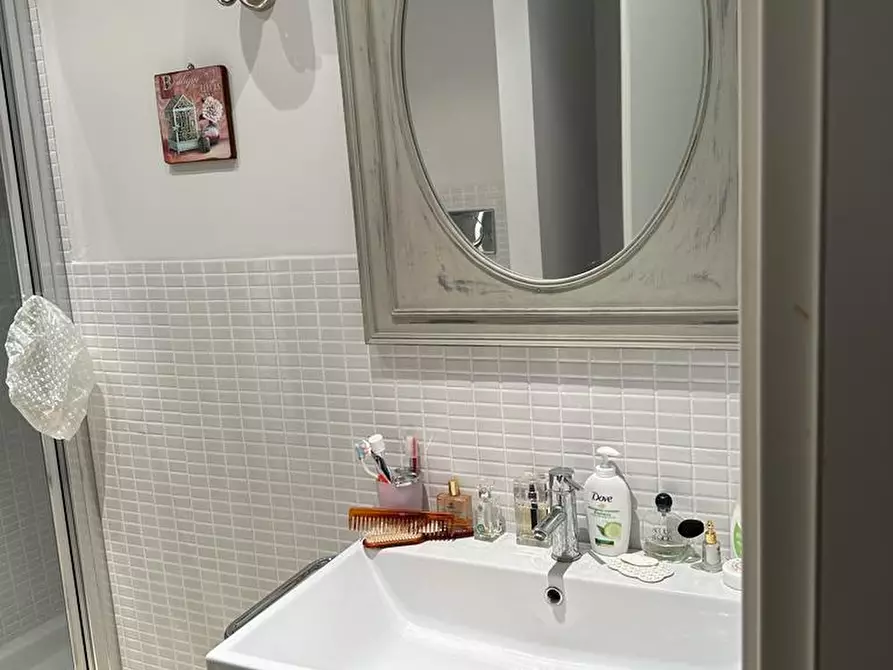 Immagine 10 di Appartamento in vendita  a Lerici