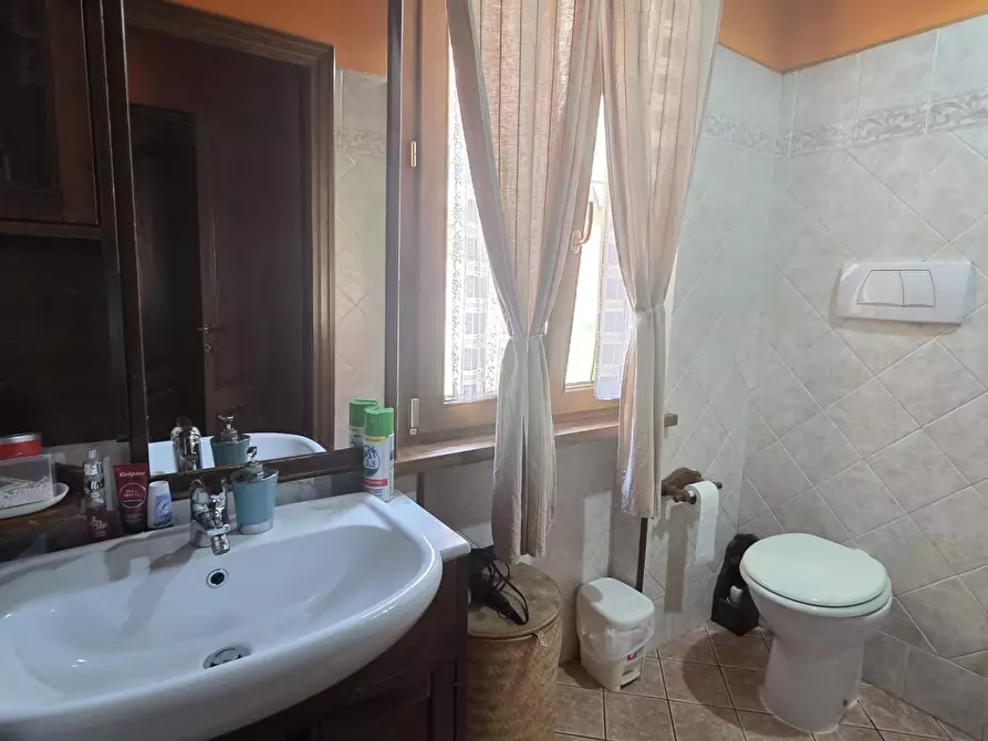Immagine 2 di Casa colonica in vendita  a Montecarlo