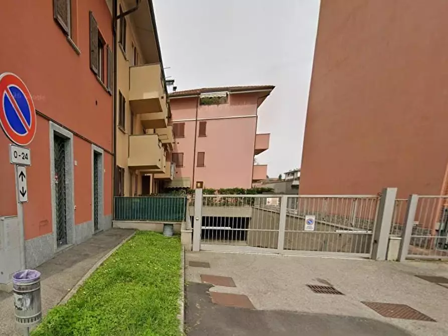 Immagine 1 di Garage in vendita  a Ornago