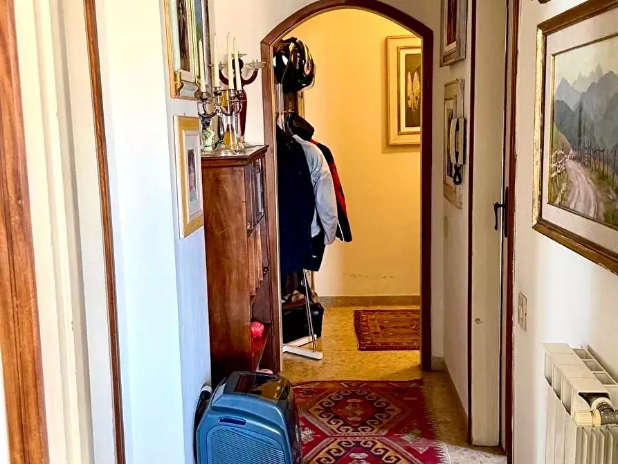 Immagine 4 di Appartamento in vendita  a Viareggio