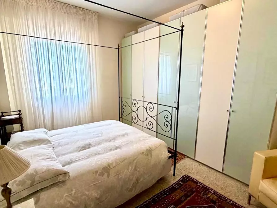 Immagine 7 di Appartamento in vendita  a Viareggio
