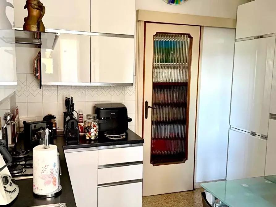 Immagine 6 di Appartamento in vendita  a Viareggio