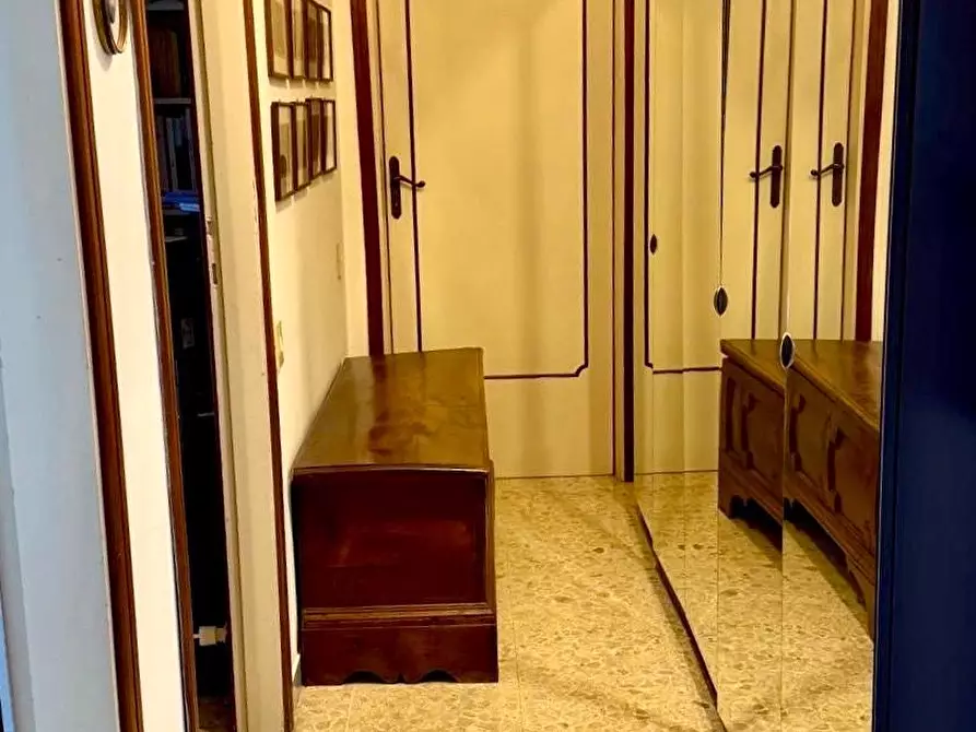 Immagine 3 di Appartamento in vendita  a Viareggio