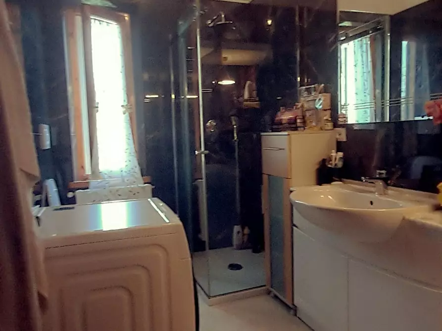 Immagine 5 di Mansarda in vendita  a Cascina