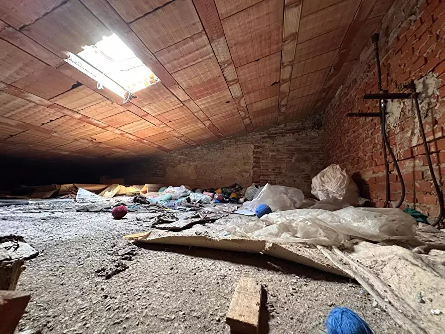 Immagine 36 di Casa semindipendente in vendita  a Cascina