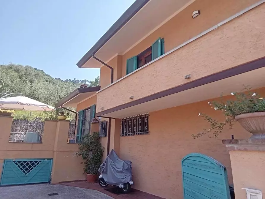 Immagine 18 di Villa in vendita  a Massarosa