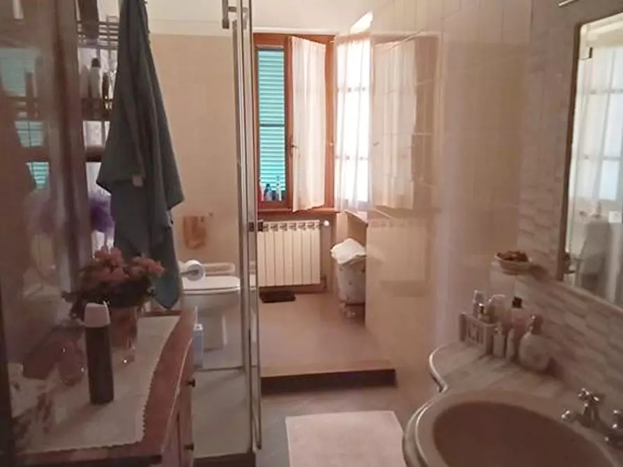 Immagine 38 di Villa in vendita  a Massarosa