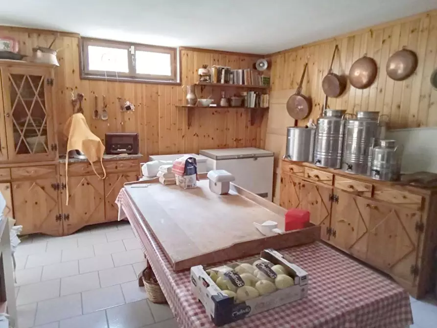 Immagine 22 di Villa in vendita  a Massarosa