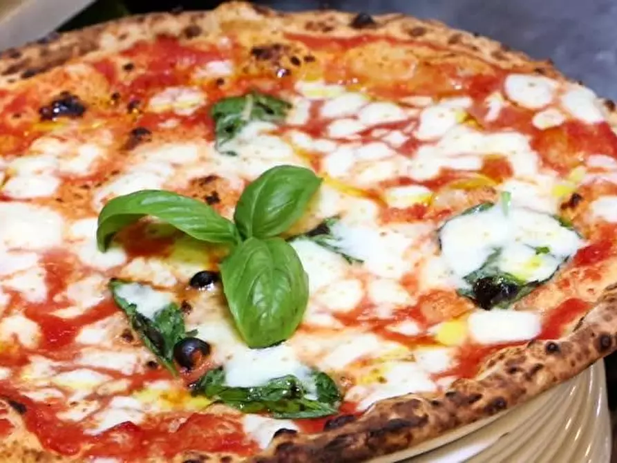 Immagine 1 di Bar / Ristorante in vendita  a Pisa