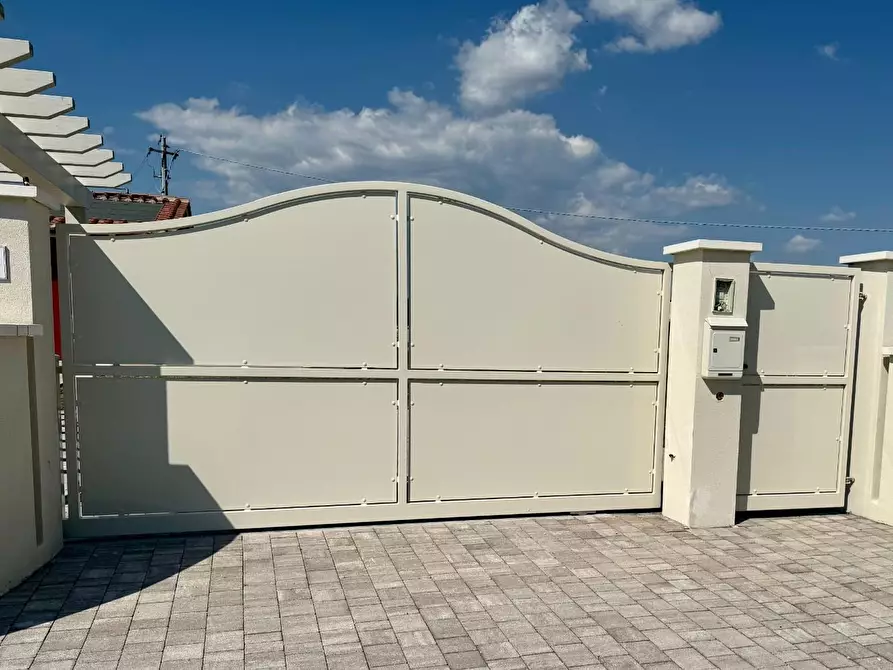 Immagine 4 di Villetta a schiera in vendita  a Calcinaia