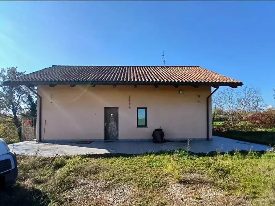 Immagine 1 di Palazzo in vendita  a Leini