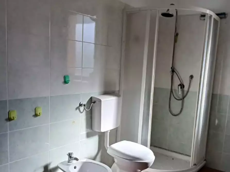 Immagine 3 di Palazzo in vendita  a Leini