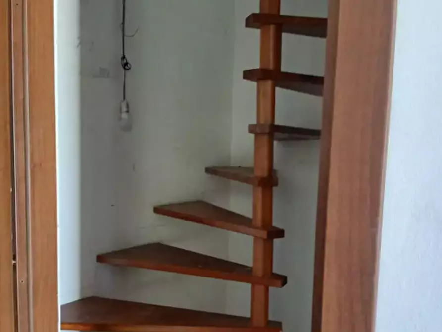 Immagine 4 di Palazzo in vendita  a Leini
