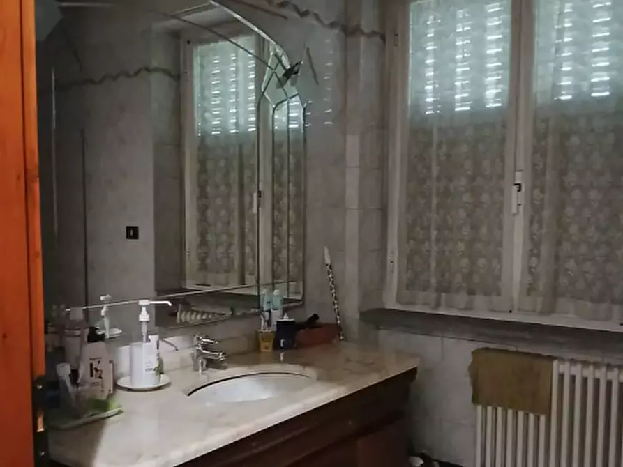 Immagine 4 di Villa in vendita  a Leini