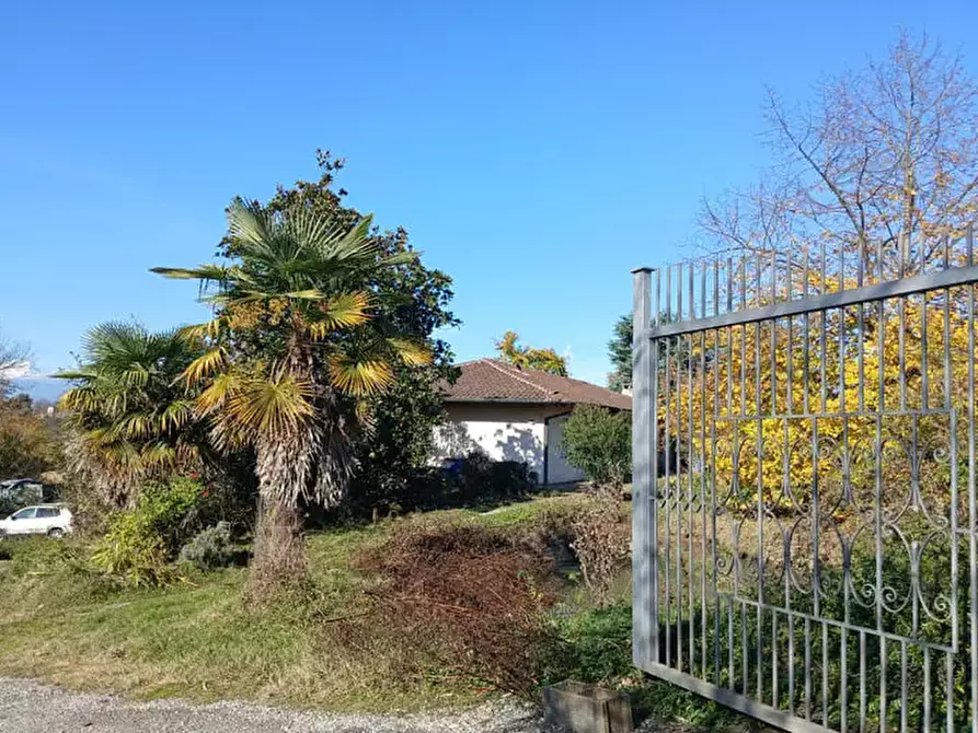 Immagine 2 di Villa in vendita  a Leini