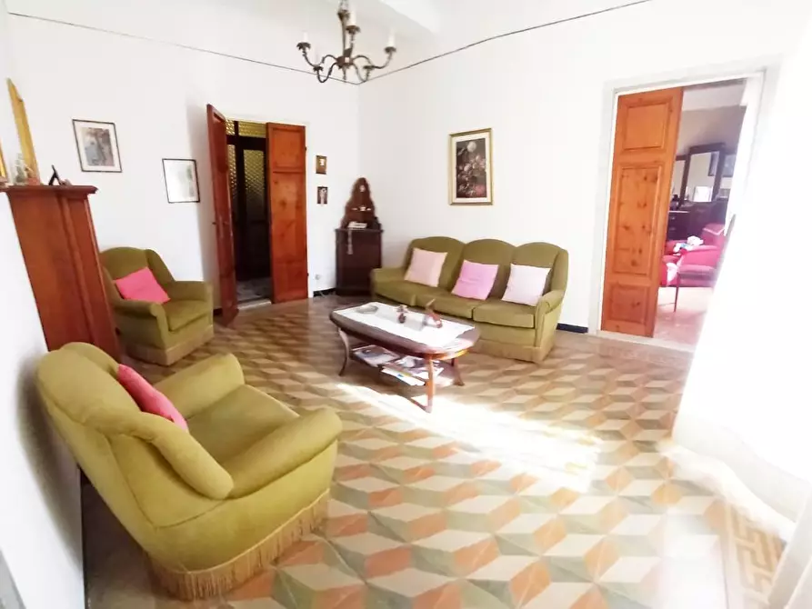 Immagine 1 di Porzione di casa in vendita  a Carrara