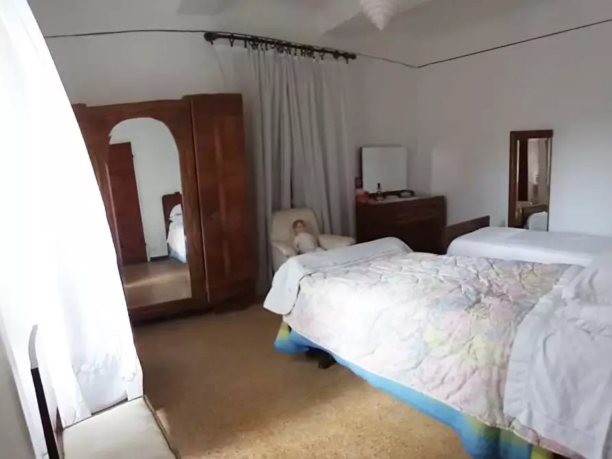 Immagine 9 di Porzione di casa in vendita  a Carrara