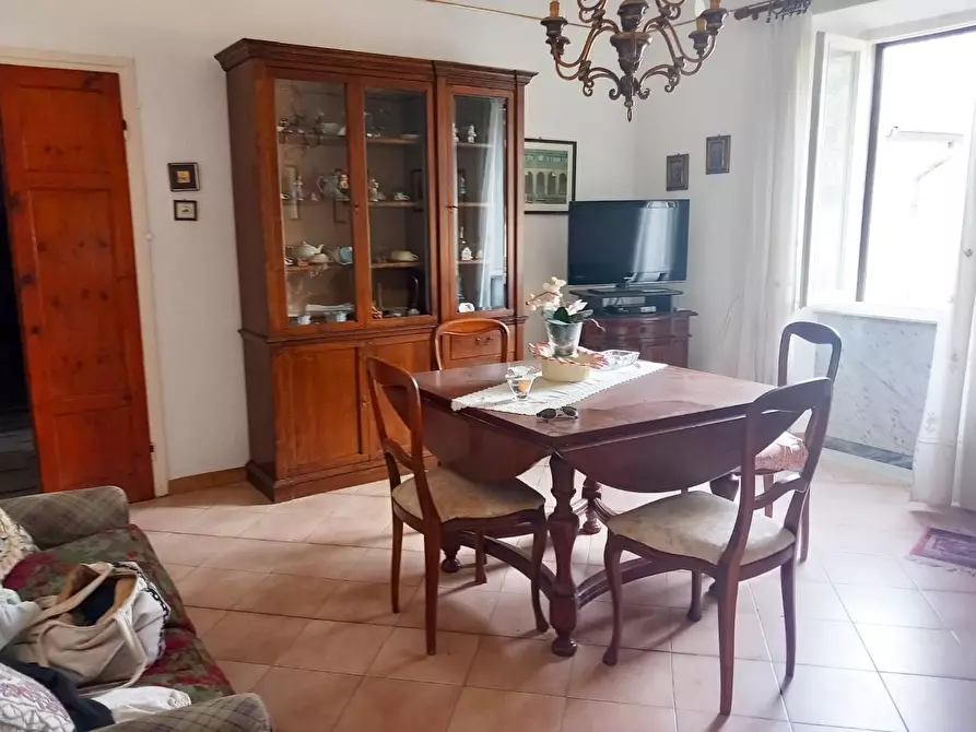 Immagine 4 di Porzione di casa in vendita  a Carrara