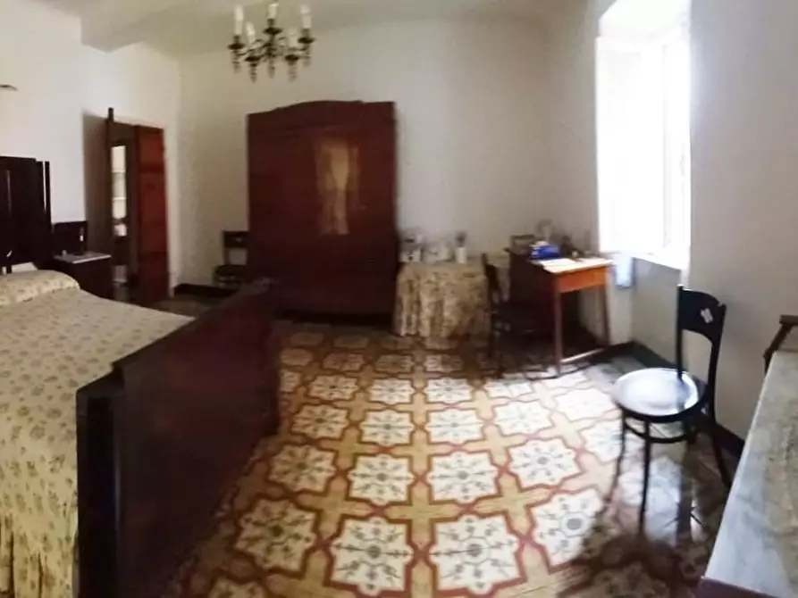 Immagine 5 di Porzione di casa in vendita  a Carrara