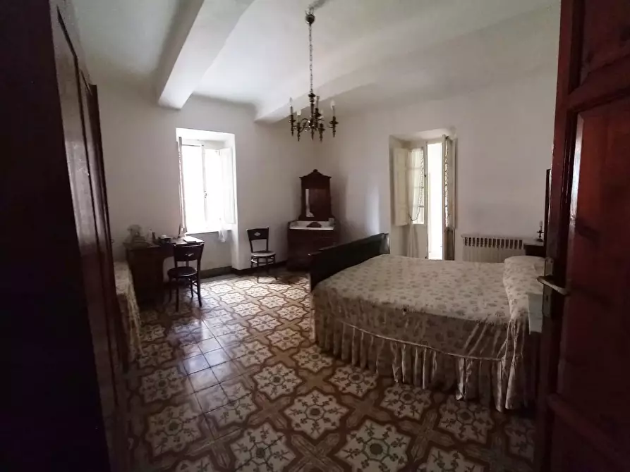 Immagine 18 di Porzione di casa in vendita  a Carrara