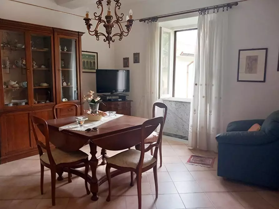 Immagine 3 di Porzione di casa in vendita  a Carrara