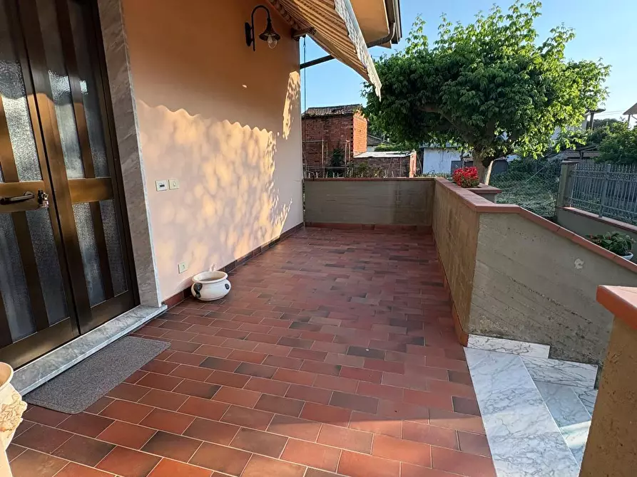 Immagine 2 di Casa indipendente in affitto  a Massa