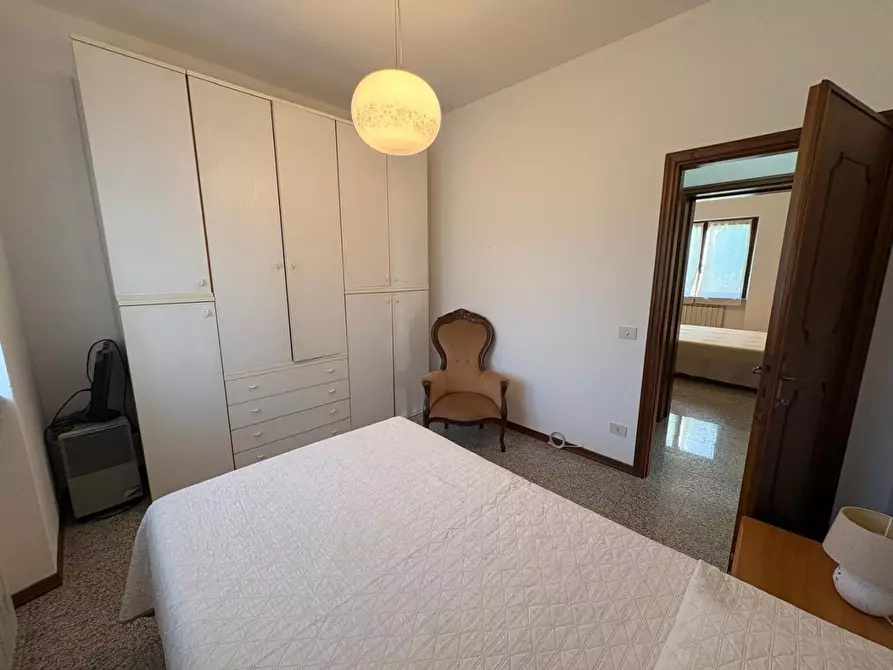 Immagine 14 di Casa indipendente in affitto  a Massa