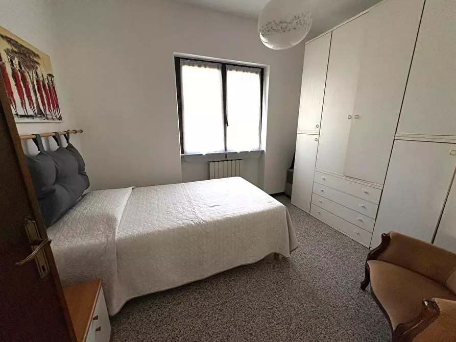 Immagine 13 di Casa indipendente in affitto  a Massa
