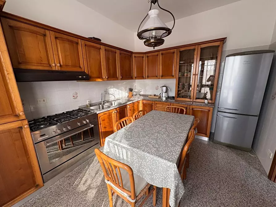 Immagine 9 di Casa indipendente in affitto  a Massa