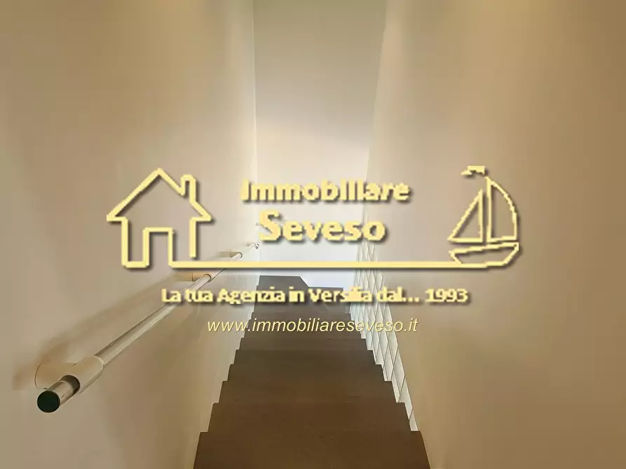 Immagine 27 di Mansarda in vendita  a Pietrasanta