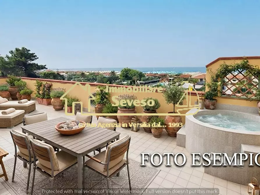 Immagine 4 di Mansarda in vendita  a Pietrasanta
