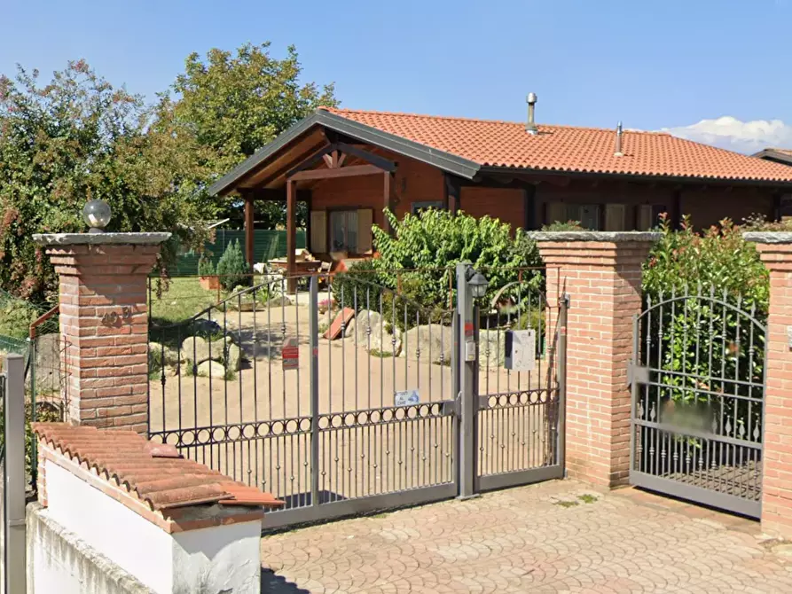 Immagine 1 di Villetta a schiera in vendita  a Strambino