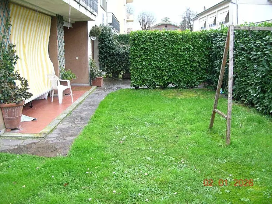 Immagine 1 di Appartamento in vendita  a Lucca