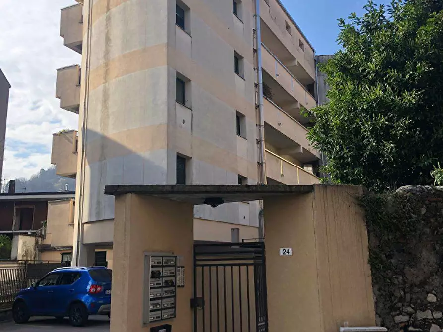 Immagine 1 di Appartamento in vendita  a Como