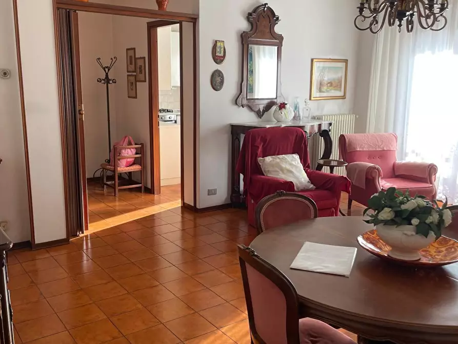 Immagine 16 di Appartamento in vendita  a Carrara