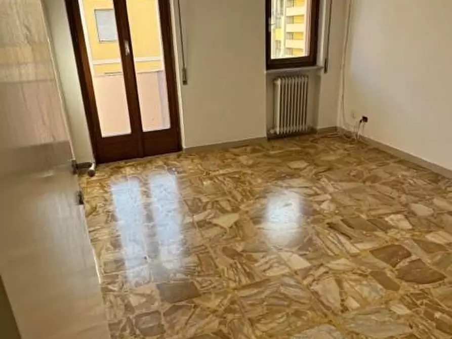 Immagine 9 di Appartamento in vendita  a Massa