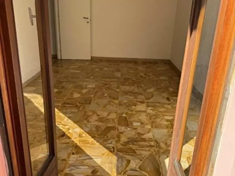 Immagine 4 di Appartamento in vendita  a Massa