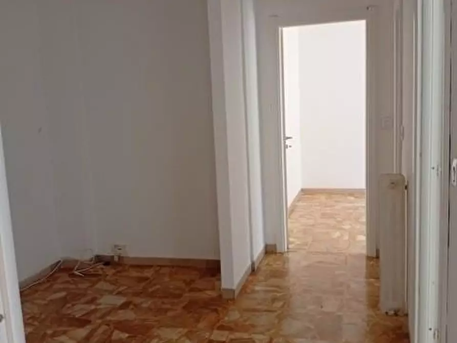 Immagine 7 di Appartamento in vendita  a Massa