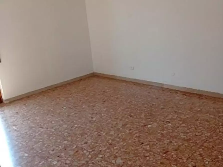 Immagine 6 di Appartamento in vendita  a Massa
