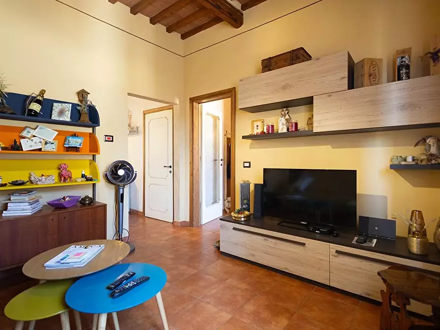 Immagine 3 di Casa colonica in vendita  a Santa Maria A Monte