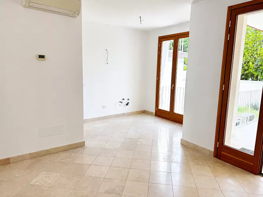 Immagine 4 di Villetta a schiera in vendita  a Camaiore