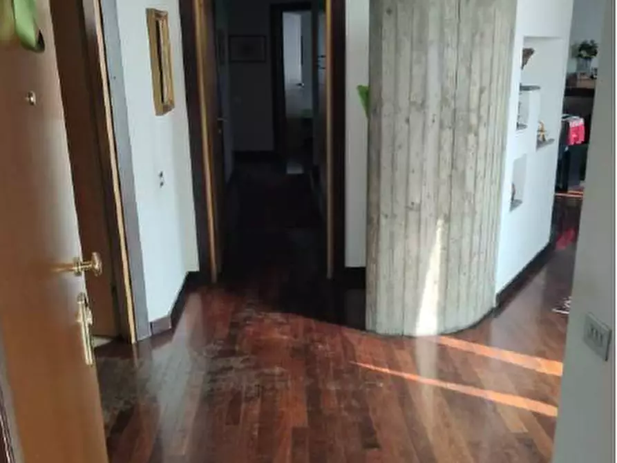 Immagine 4 di Appartamento in vendita  a Erba