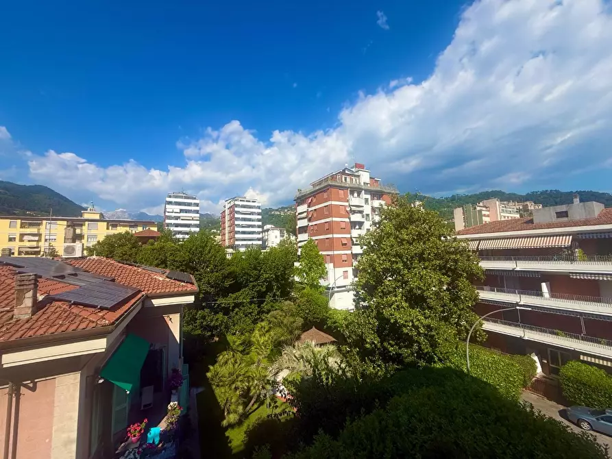 Immagine 19 di Appartamento in vendita  a Massa