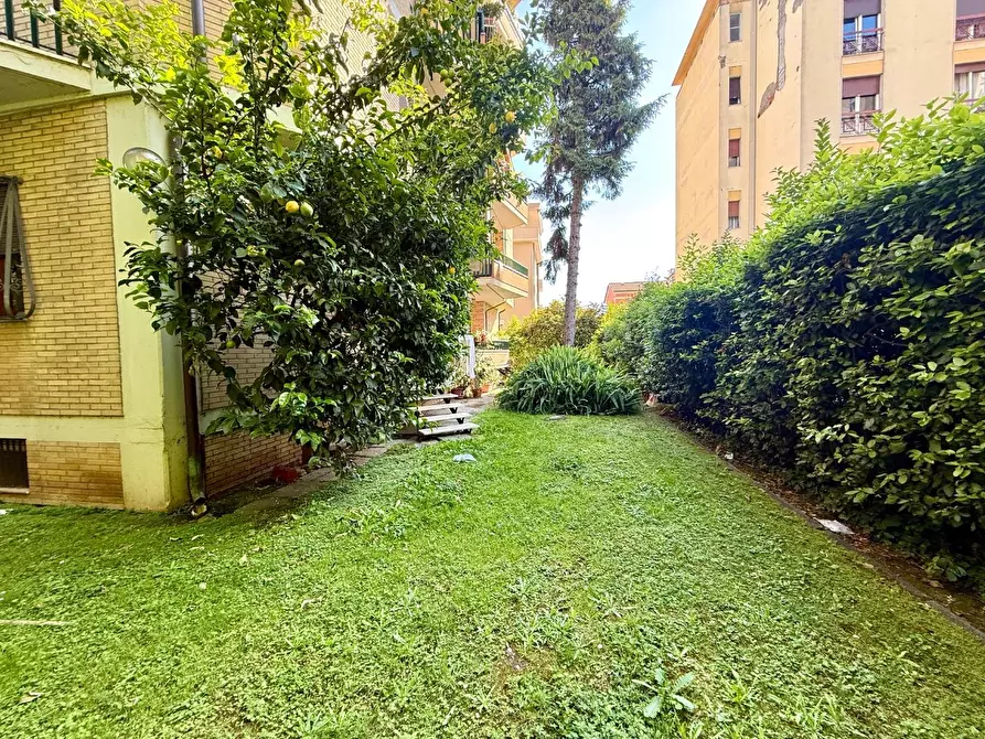 Immagine 21 di Appartamento in vendita  a Massa